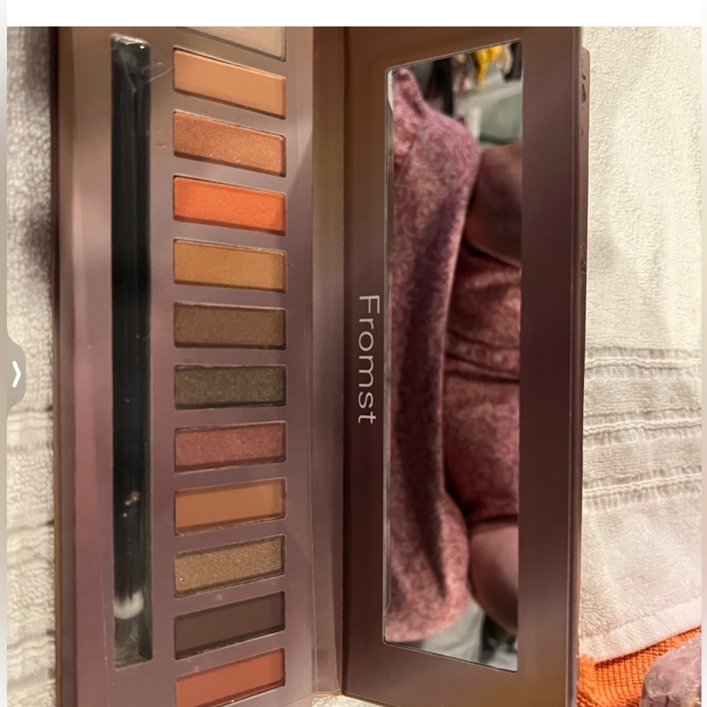 Eyeshadow palette